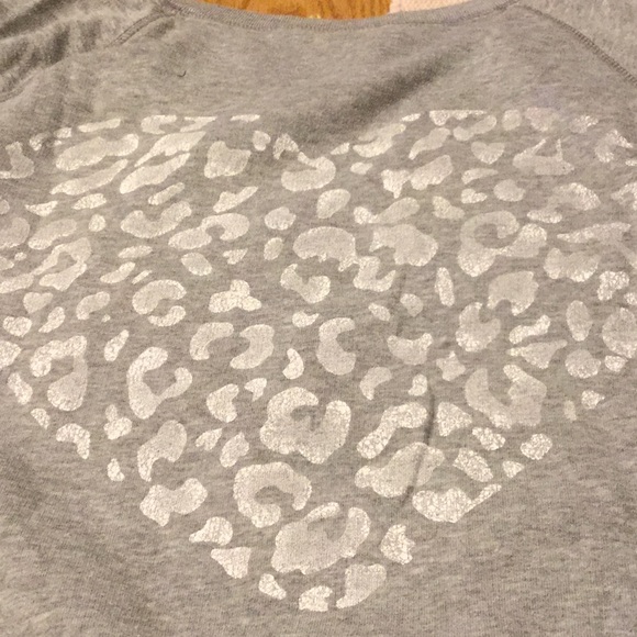 Victoria Secret Pink crew sweatshirt ♥️cheetah S - Picture 3 of 4